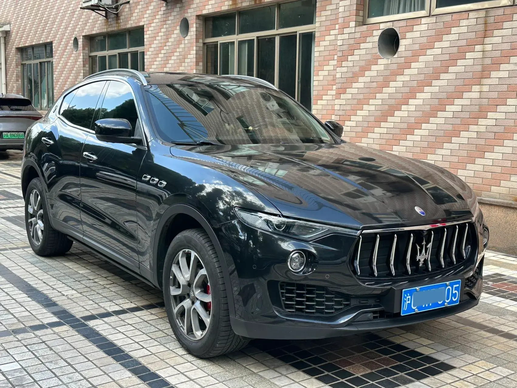 2016 MASERATI LEVANTE thumbnail 3