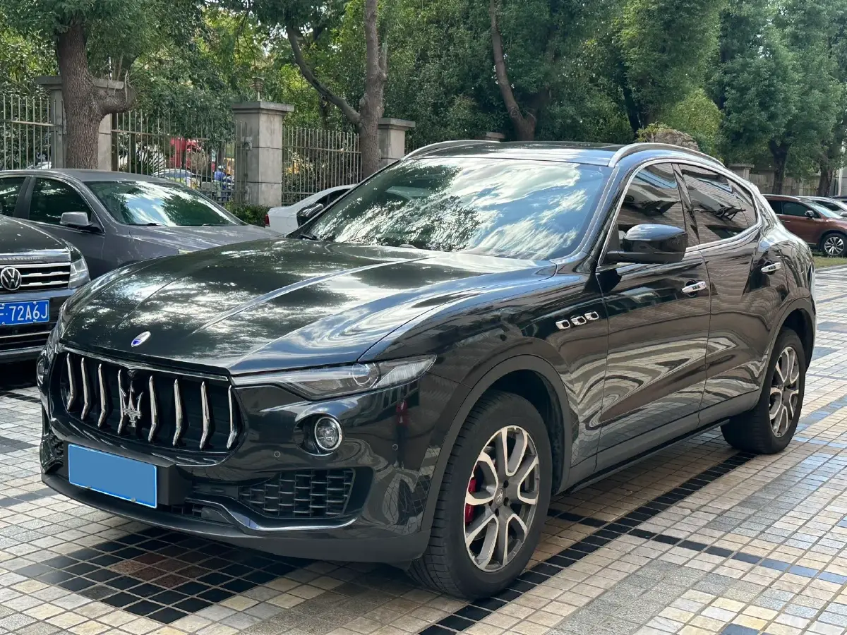 2016 Maserati Levante 3.0T 350HP V6 8AT