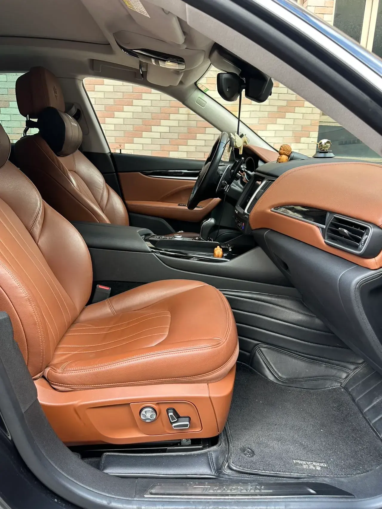 2016 MASERATI LEVANTE thumbnail 4