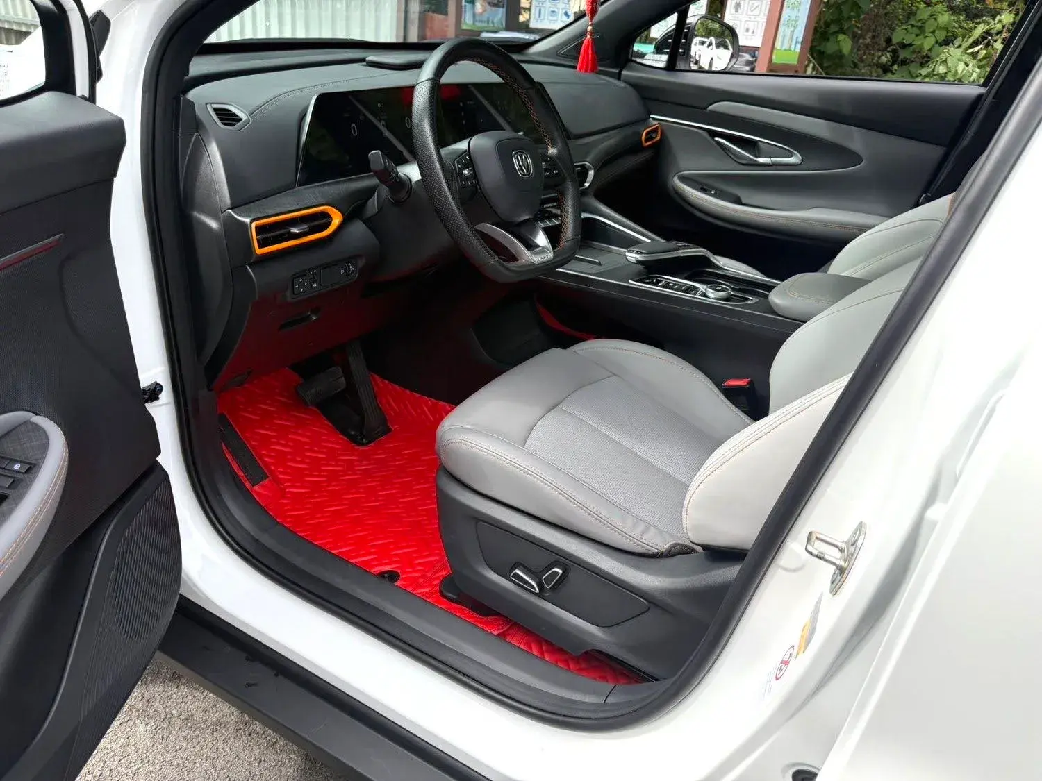 2022 CHANGAN UNI-T thumbnail 2