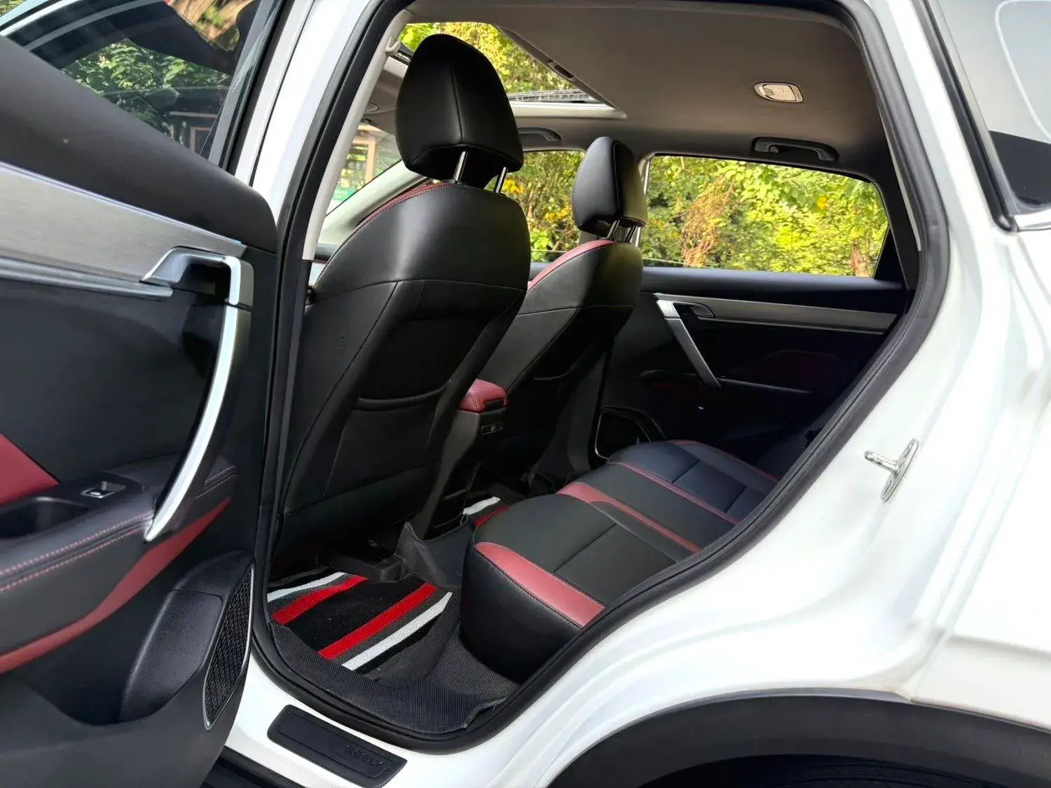 2021 GEELY COOLRAY thumbnail 2