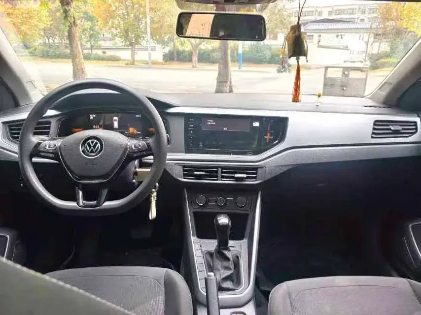 2023 VOLKSWAGEN POLO thumbnail 3