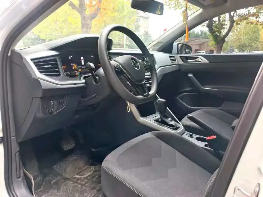 2023 VOLKSWAGEN POLO thumbnail 2