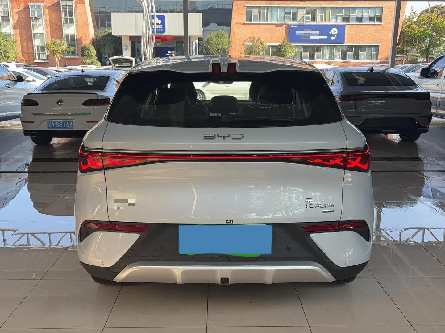 2025 BYD YUAN thumbnail 3