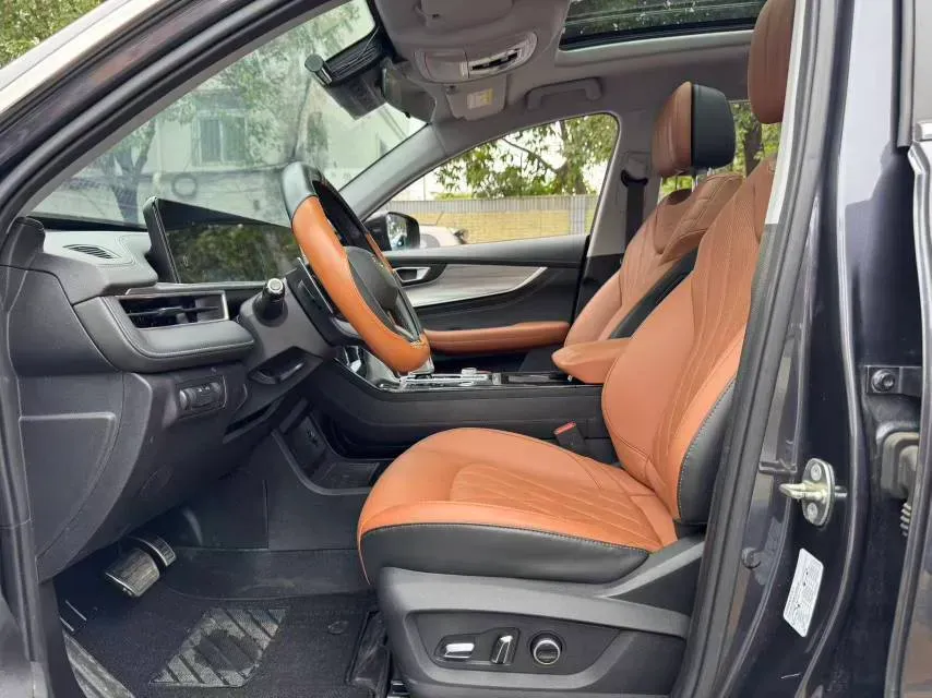 2021 Chery Tiggo 8 Plus 1.6T 197HP L4 7DCT,autocango,china used car exporter,china ev exporter,chinese used car exporter,chinese used ev exporter