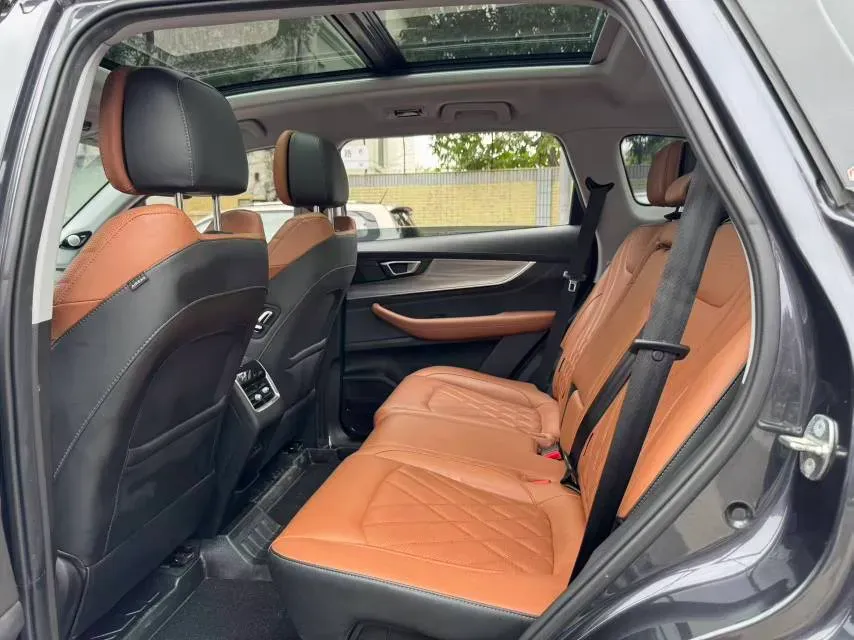 2021 Chery Tiggo 8 Plus 1.6T 197HP L4 7DCT,autocango,china used car exporter,china ev exporter,chinese used car exporter,chinese used ev exporter