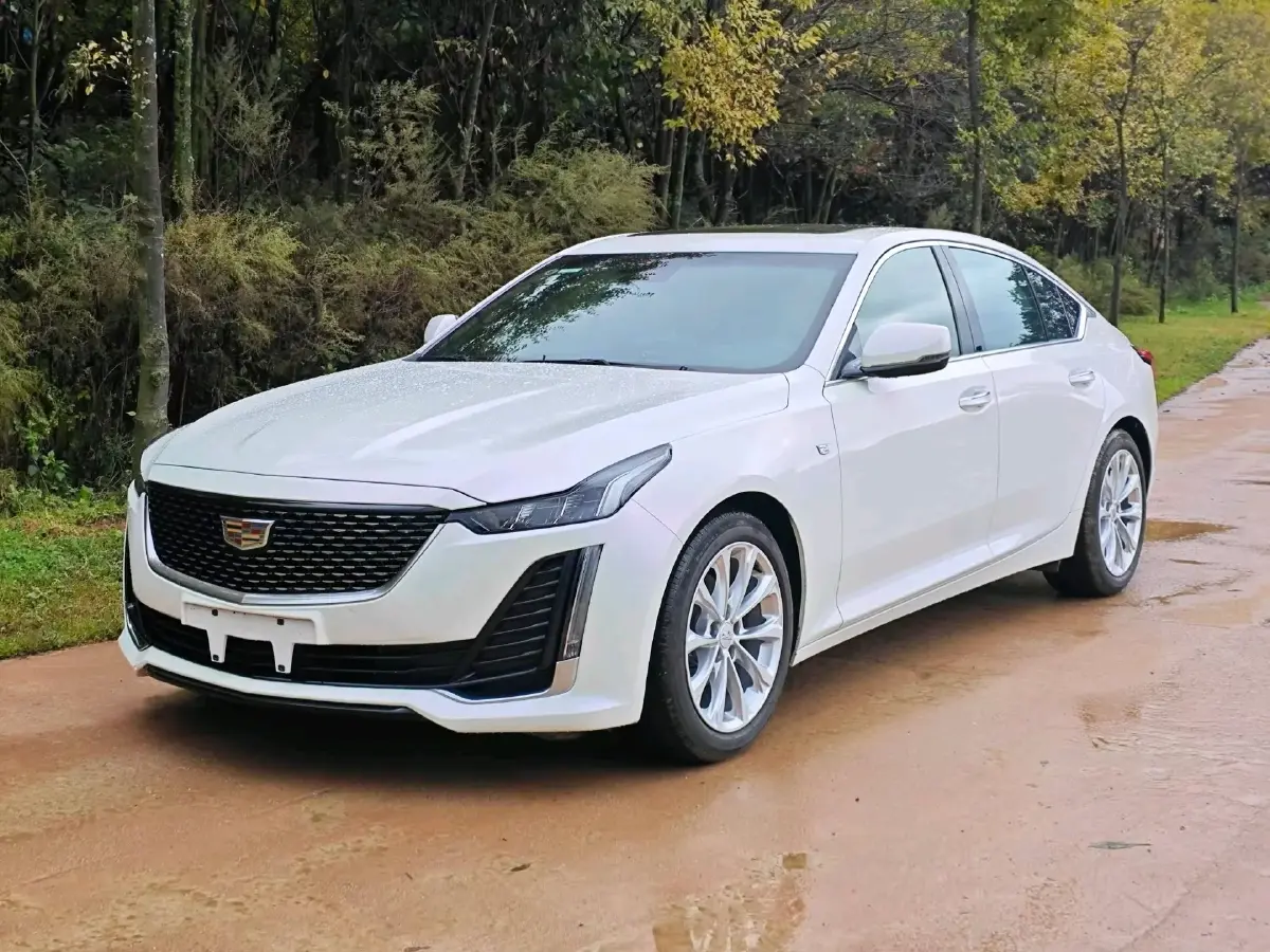 2022 Cadillac CT5 2.0T 237HP L4 10AT