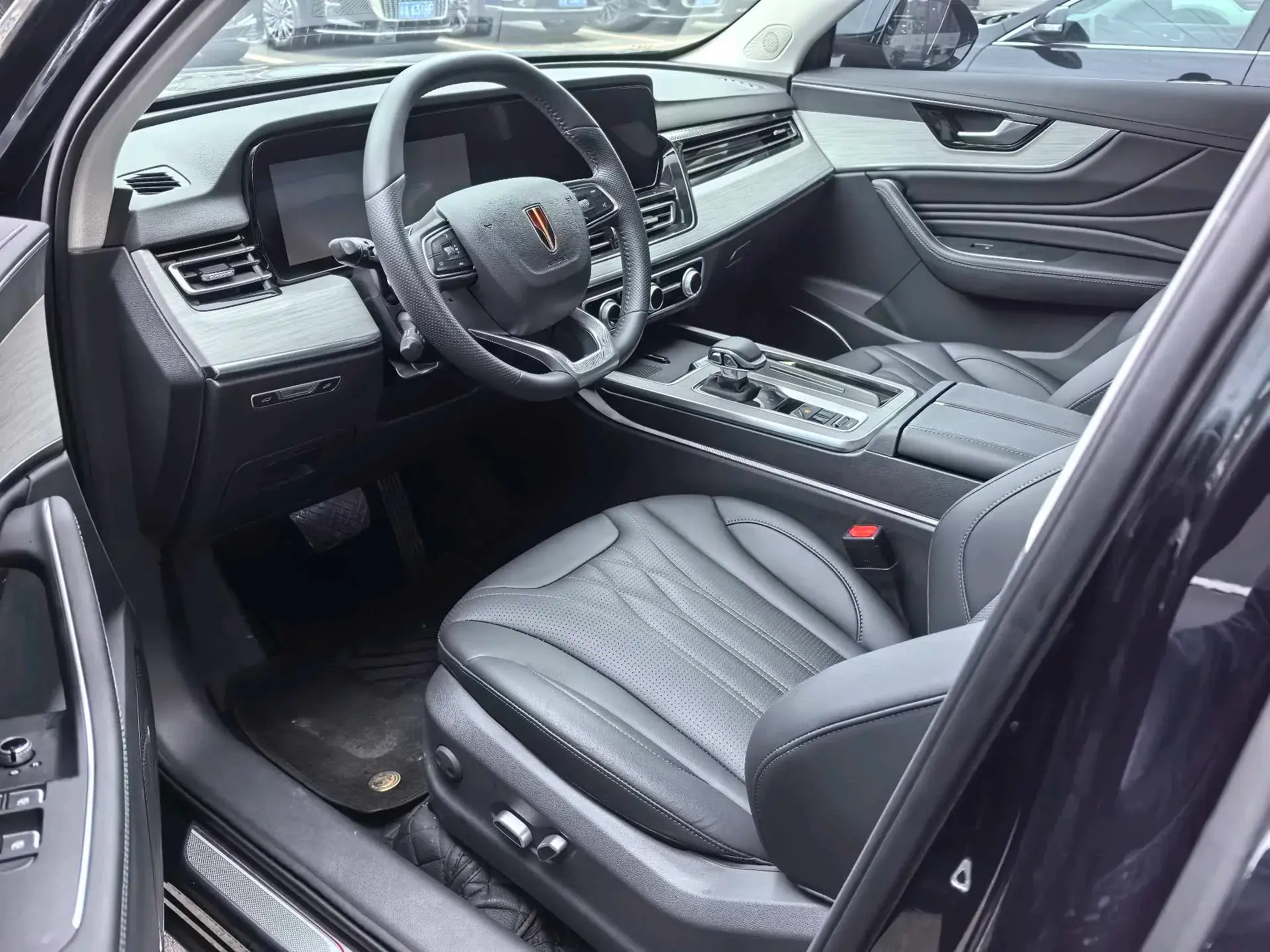 2025 HONGQI HS5 thumbnail 3