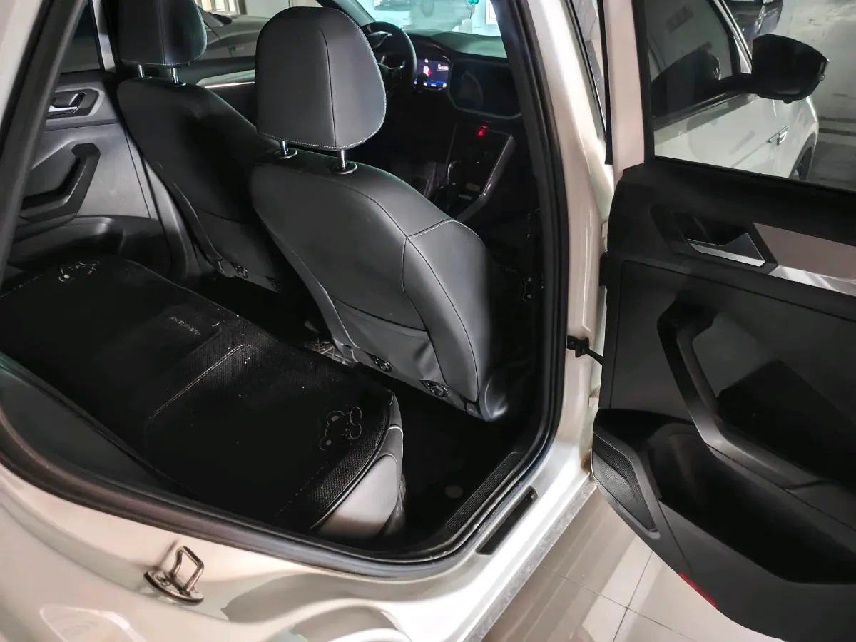 2022 Volkswagen T-Roc 1.4T 150HP L4 7DCT,autocango,china used car exporter,china ev exporter,chinese used car exporter,chinese used ev exporter