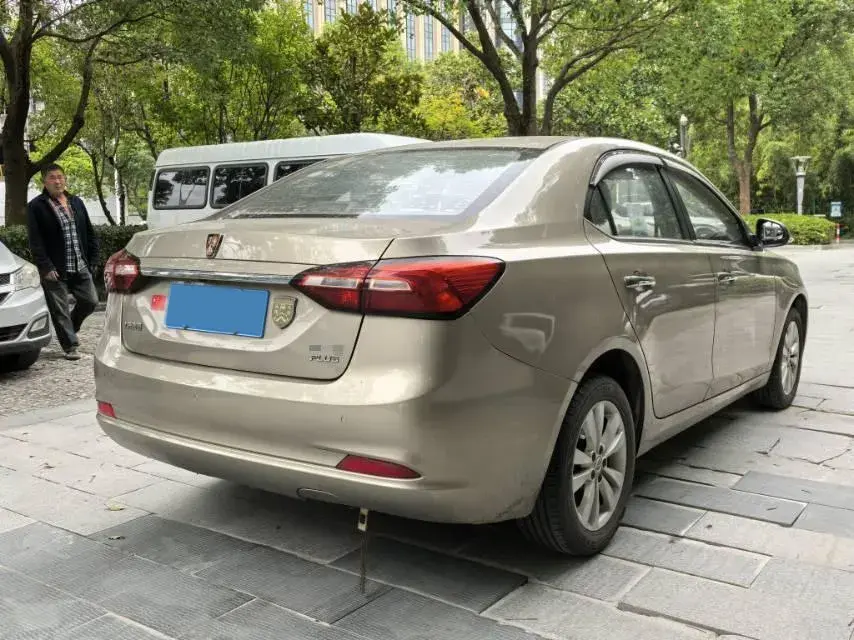2018 ROEWE 360 thumbnail 3