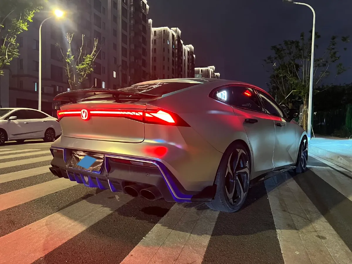 2022 ChangAn UNI-V 1.5T 188HP L4 7DCT,autocango,china used car exporter,china ev exporter,chinese used car exporter,chinese used ev exporter