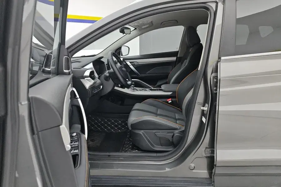 2023 GEELY COOLRAY thumbnail 4