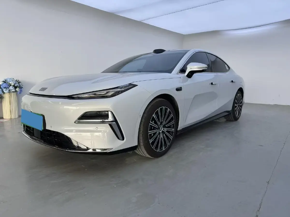 2025 Geely Galaxy Starshine 8 1.5T 163HP L4 3DHT PHEV 27.69KWH