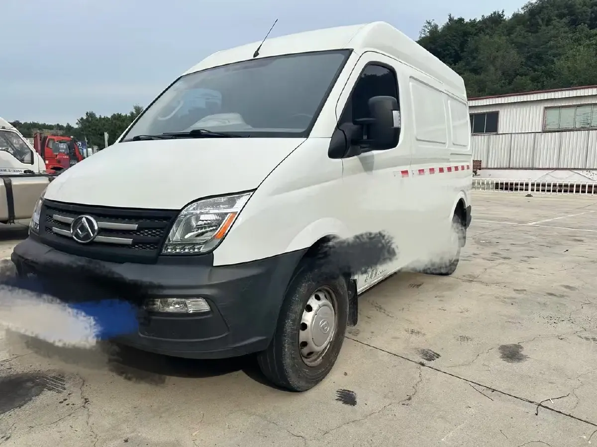 2020 MAXUS XinTu V80 2.5T 136HP L4 6MT