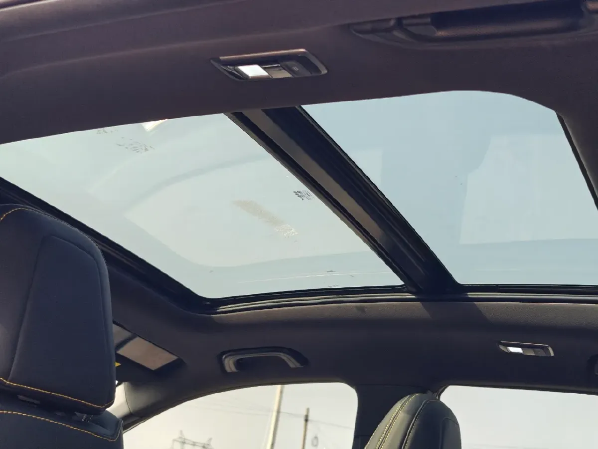 2023 Geely Coolray 1.5T 181HP L4 7DCT,autocango,china used car exporter,china ev exporter,chinese used car exporter,chinese used ev exporter