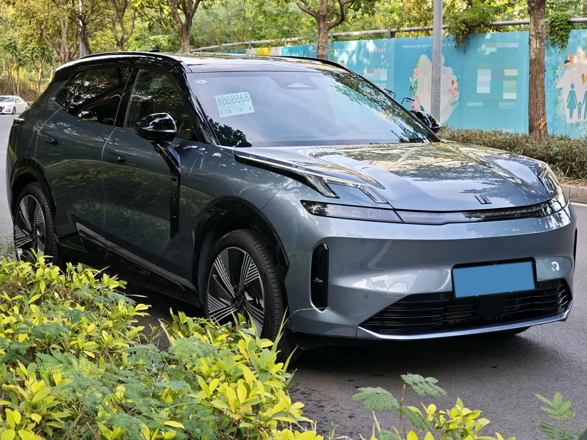 2025 LYNK&CO 08 thumbnail 3