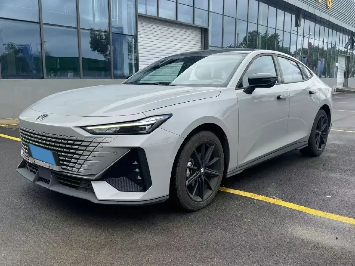 2022 ChangAn UNI-V 1.5T 188HP L4 7DCT