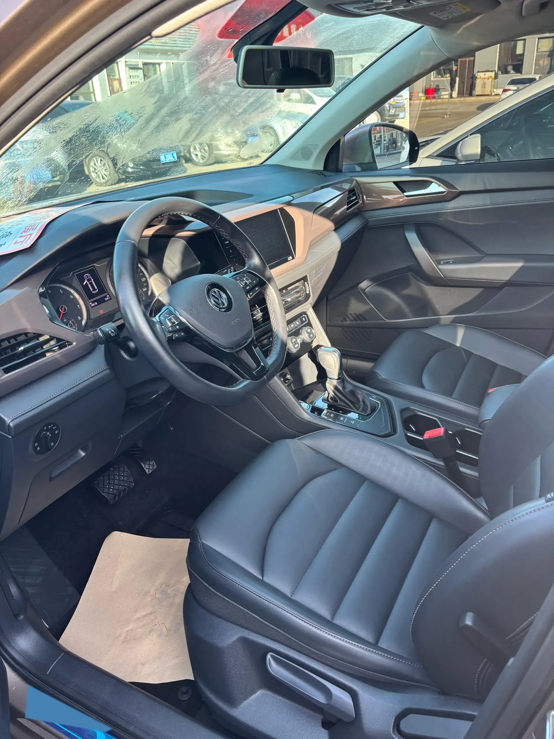 2019 VOLKSWAGEN THARU thumbnail 4