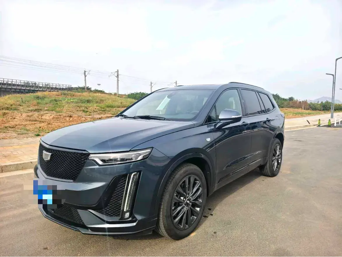 2025 CADILLAC XT6 view 1