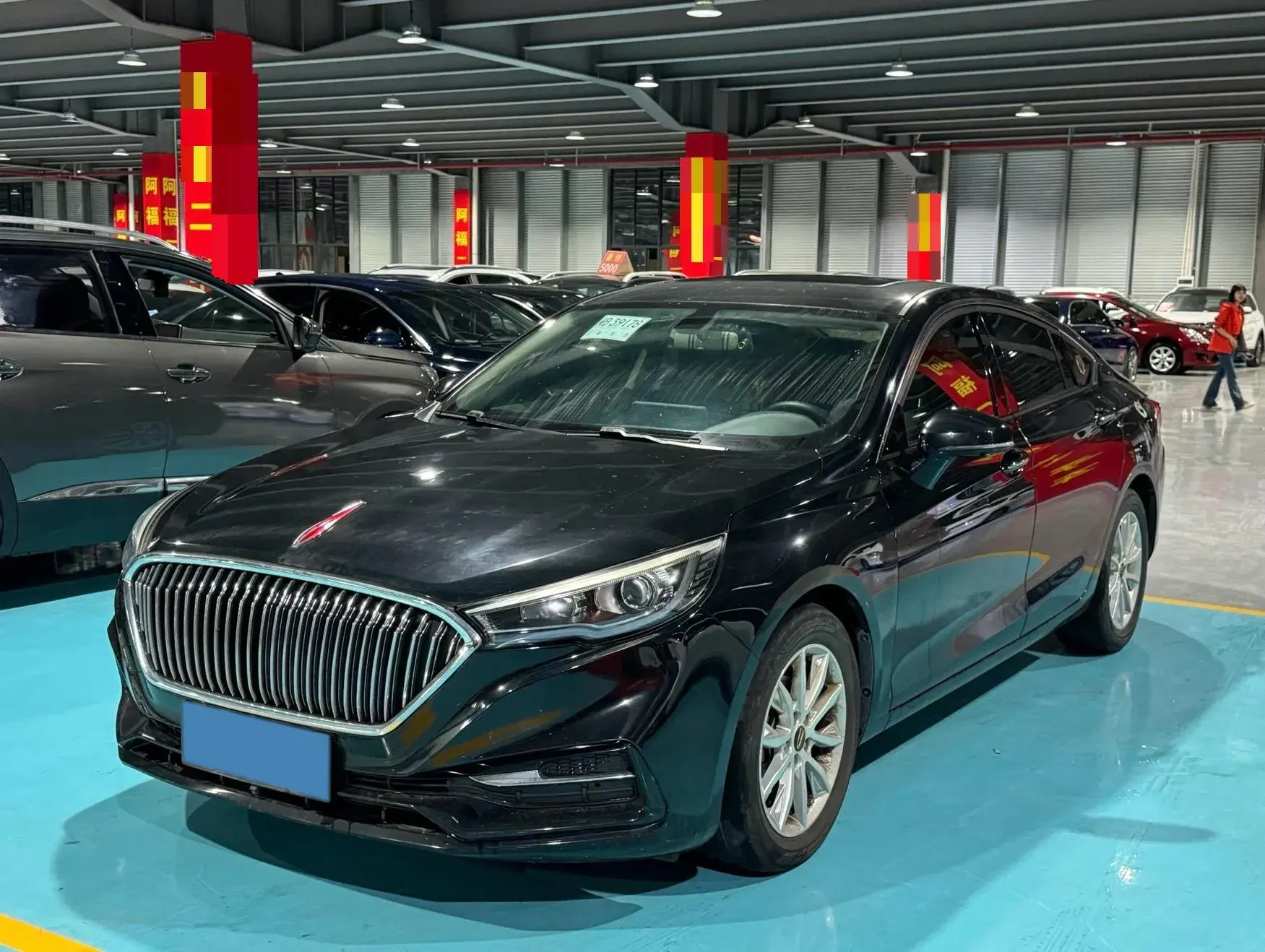 2019 HONGQI H5 view 1