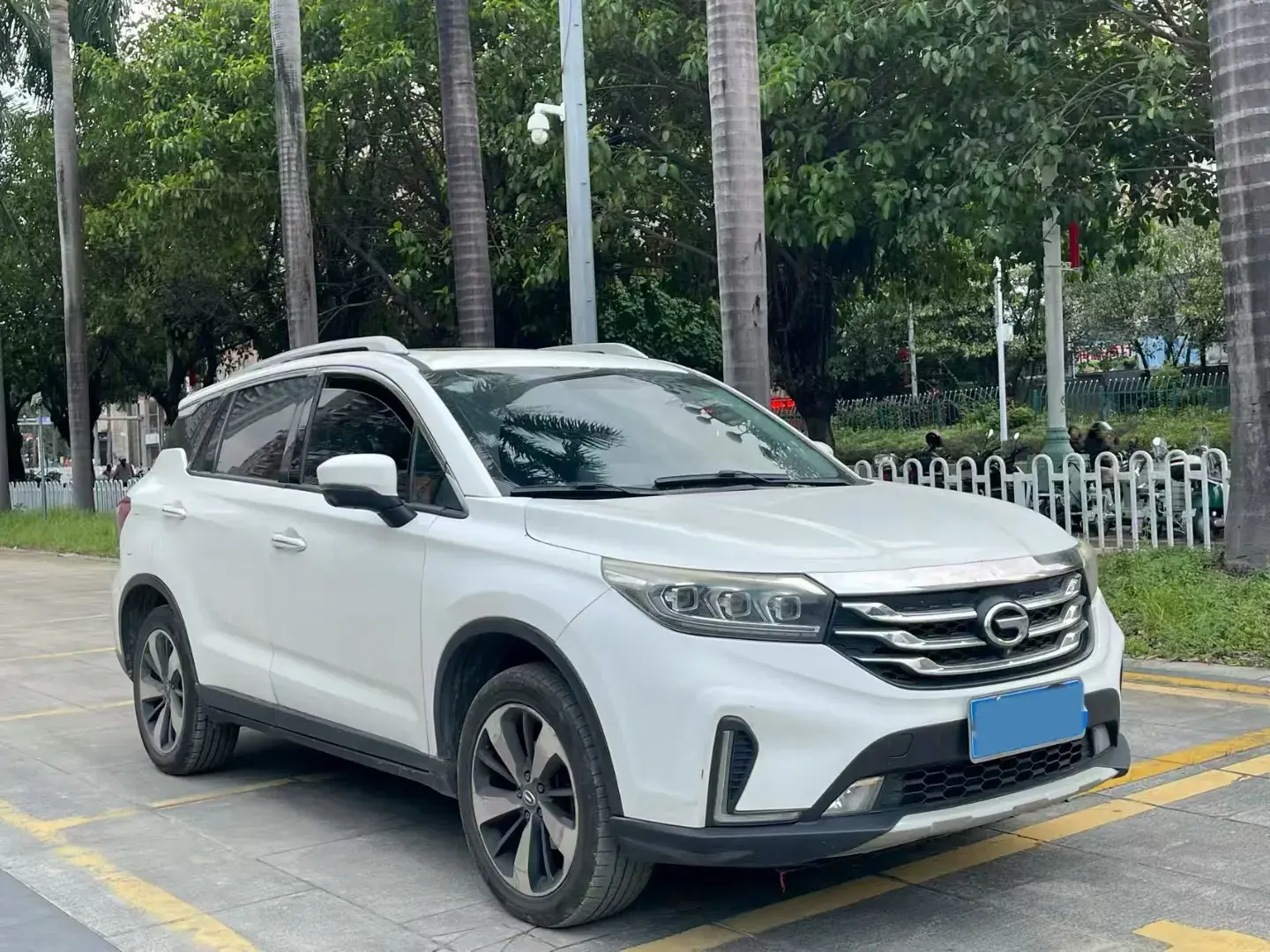 2018 GAC TRUMPCHI thumbnail 3