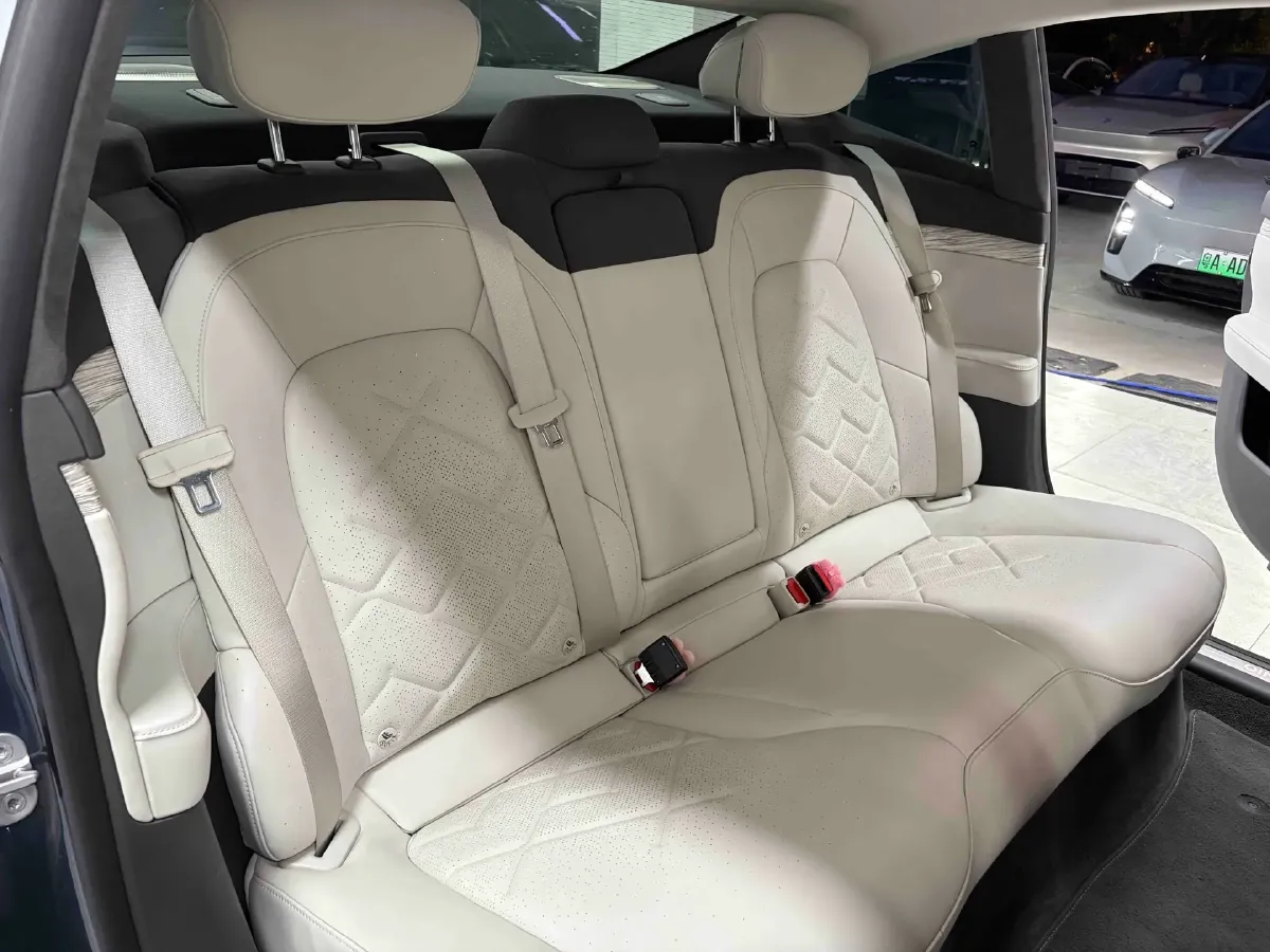 2021 Volkswagen ID.6 Crozz BEV 84.8KWH,autocango,china used car exporter,china ev exporter,chinese used car exporter,chinese used ev exporter