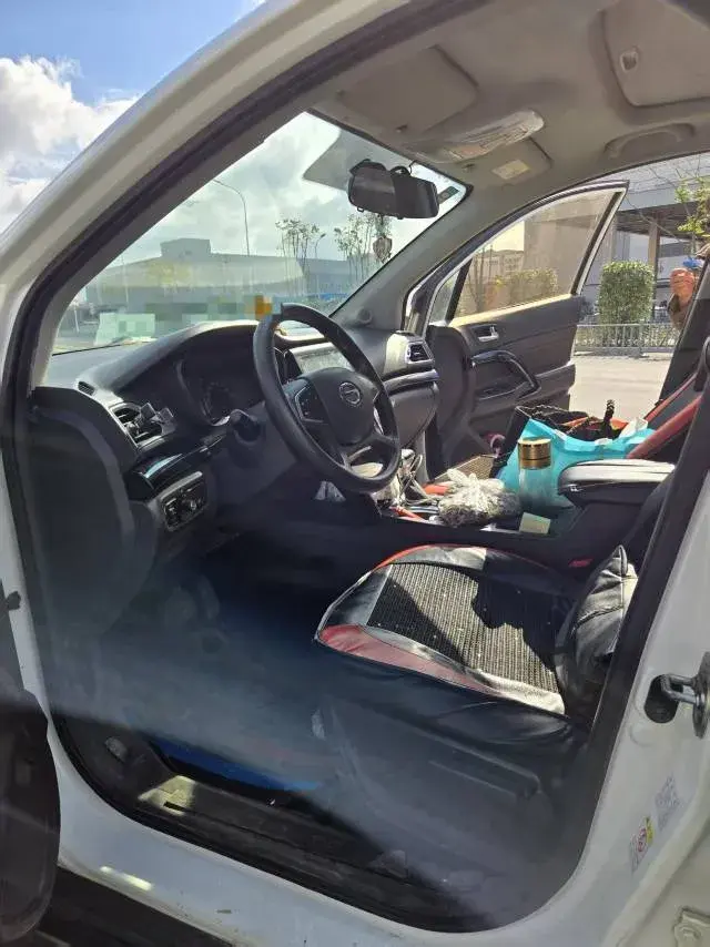 2017 GAC TRUMPCHI thumbnail 3