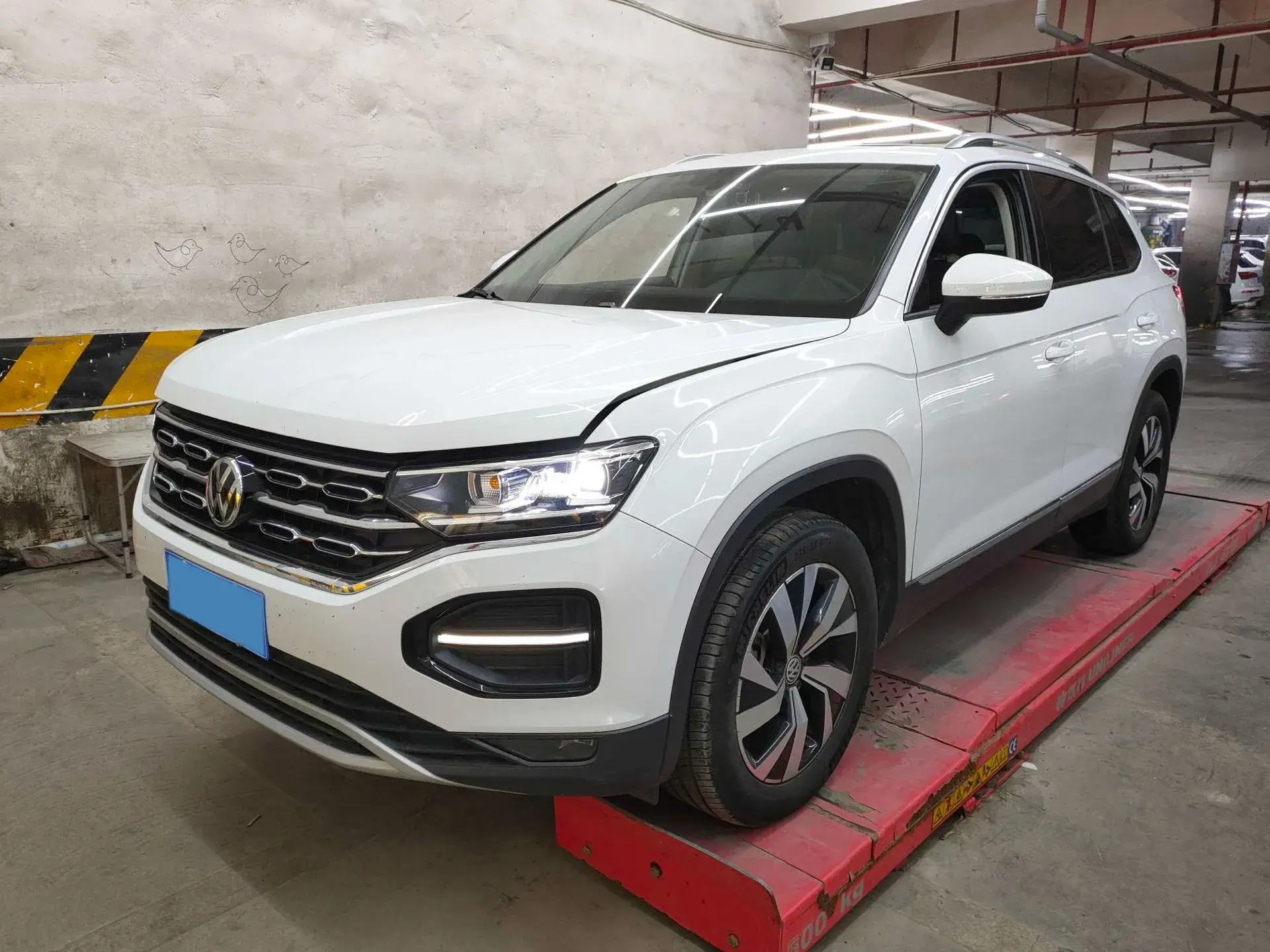 2019 VOLKSWAGEN TAYRON view 1