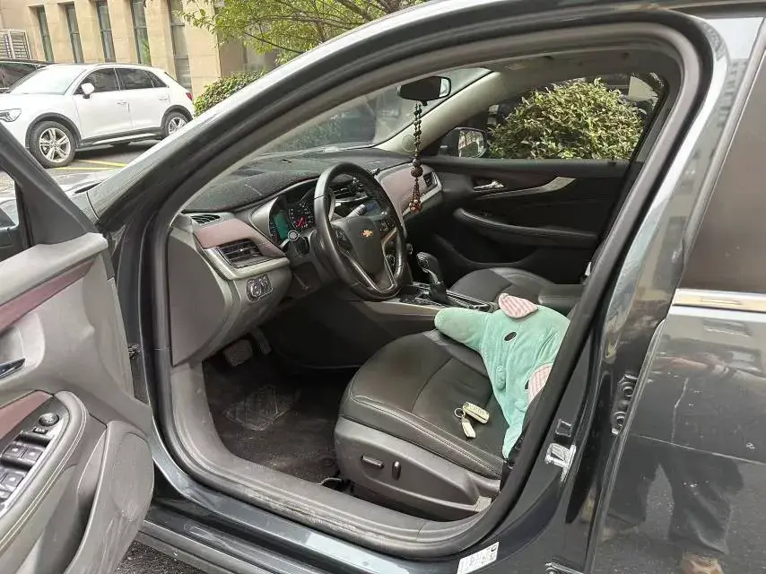 2018 CHEVROLET MALIBU thumbnail 4