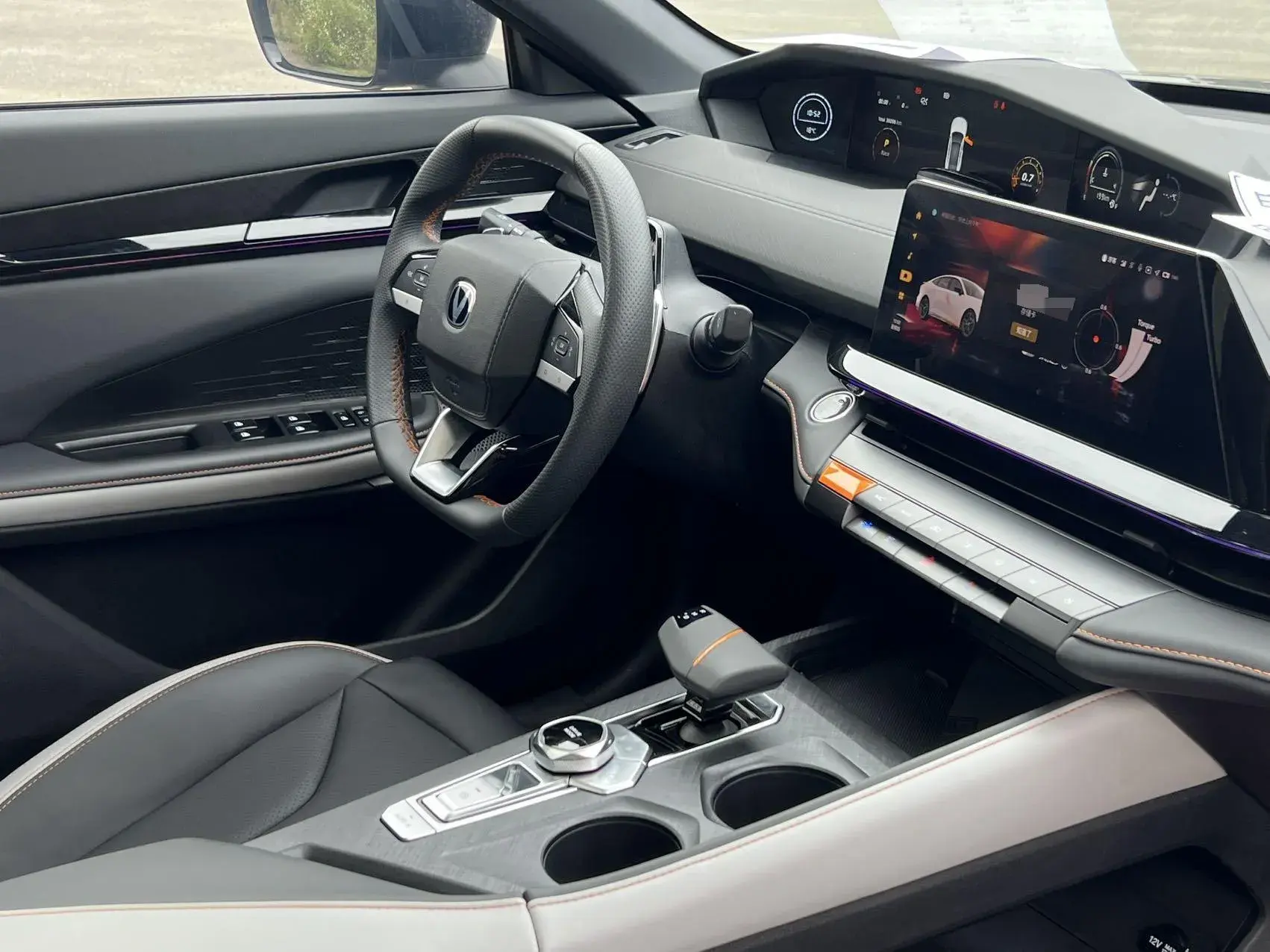 2022 CHANGAN UNI-V thumbnail 3