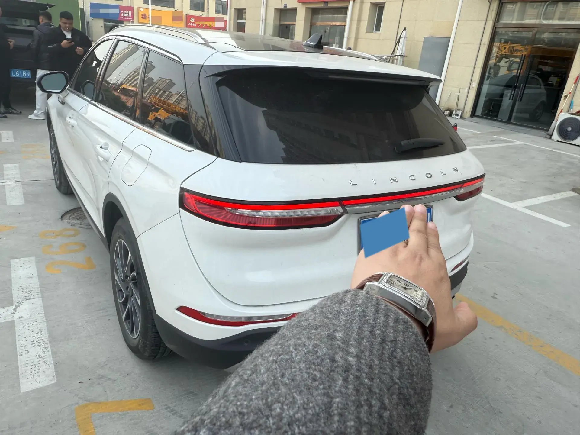 2021 LINCOLN CORSAIR thumbnail 4