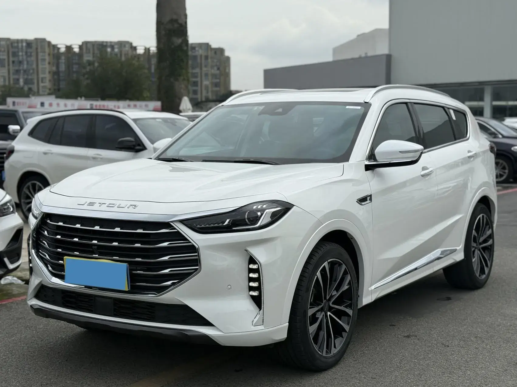 2021 JETOUR X70 view 1