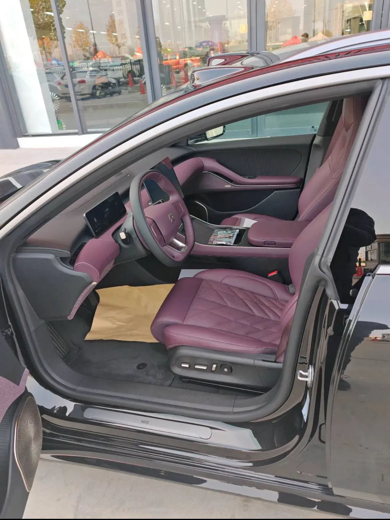 2025 NIO ET5T thumbnail 4