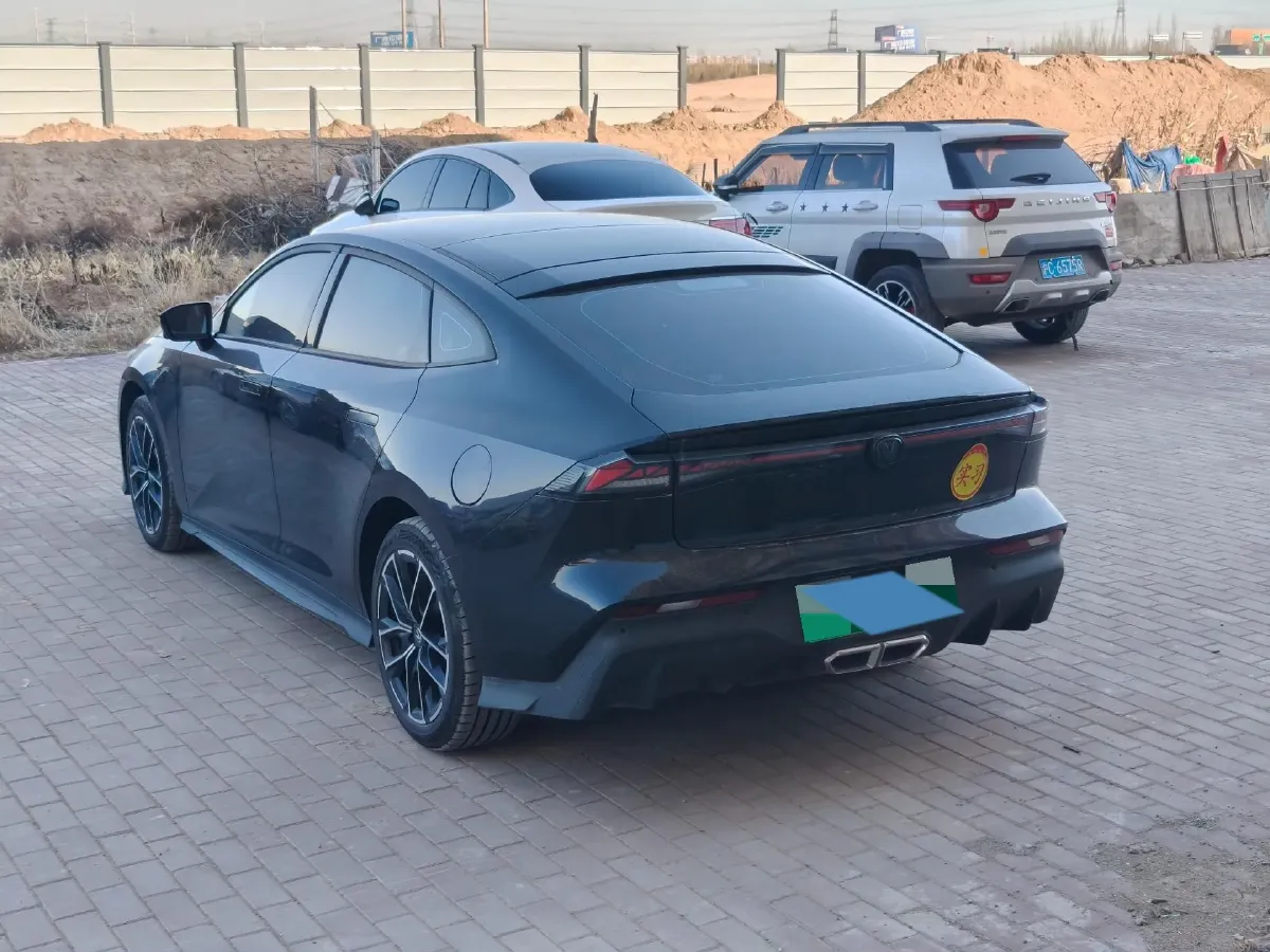 2024 ChangAn UNI-V iDD 1.5L 110HP L4 E-CVT PHEV 18.99KWH,autocango,china used car exporter,china ev exporter,chinese used car exporter,chinese used ev exporter