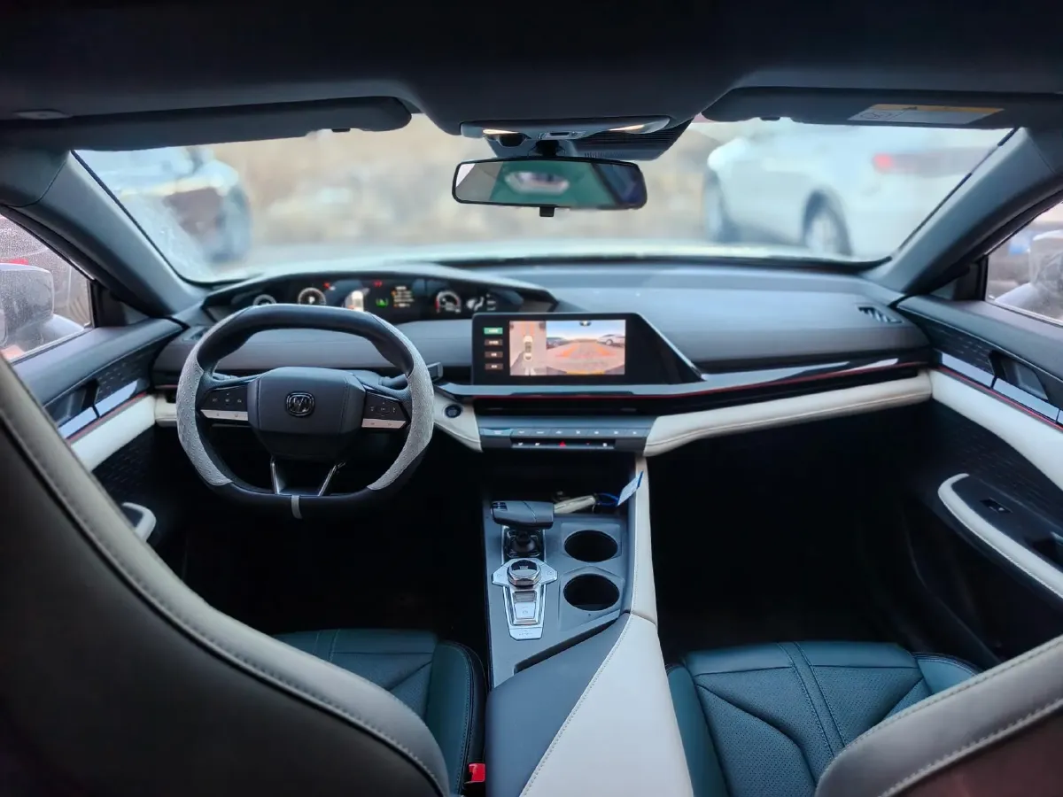 2024 ChangAn UNI-V iDD 1.5L 110HP L4 E-CVT PHEV 18.99KWH,autocango,china used car exporter,china ev exporter,chinese used car exporter,chinese used ev exporter