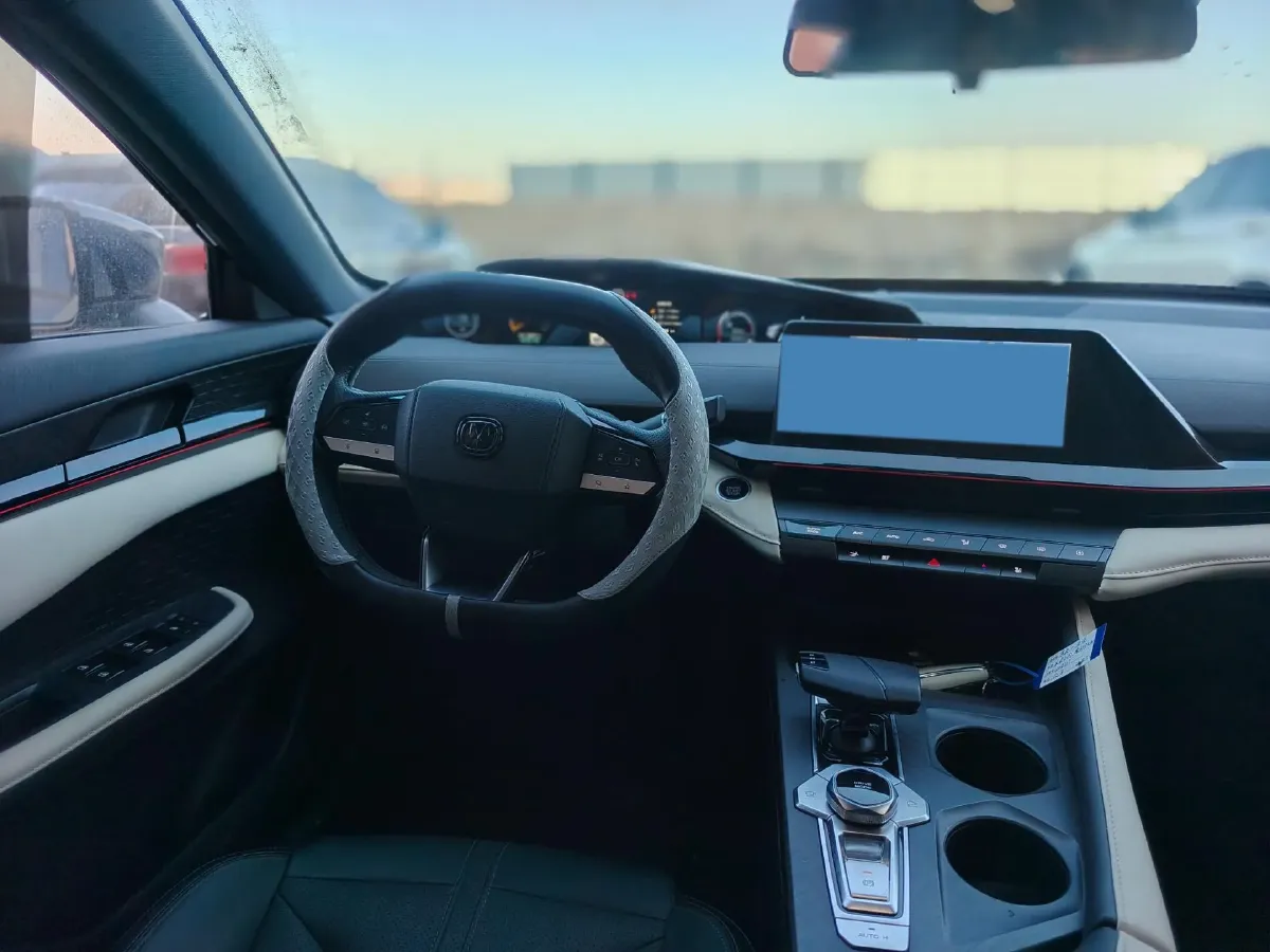 2024 ChangAn UNI-V iDD 1.5L 110HP L4 E-CVT PHEV 18.99KWH,autocango,china used car exporter,china ev exporter,chinese used car exporter,chinese used ev exporter