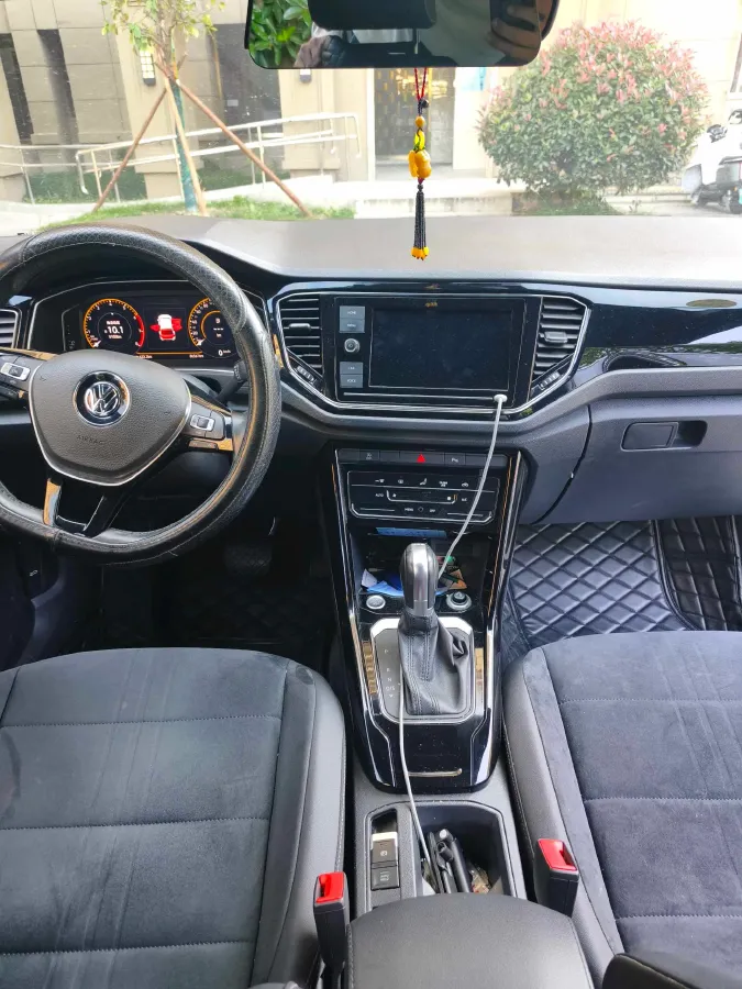 2019 Volkswagen T-Roc 1.4T 150HP L4 7DCT,autocango,china used car exporter,china ev exporter,chinese used car exporter,chinese used ev exporter