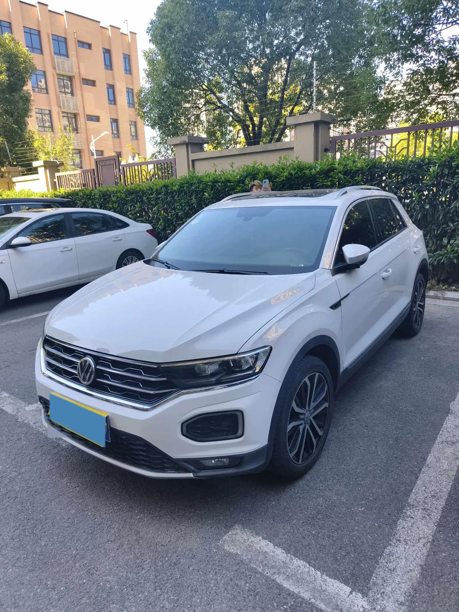 2019 VOLKSWAGEN T-ROC view 1