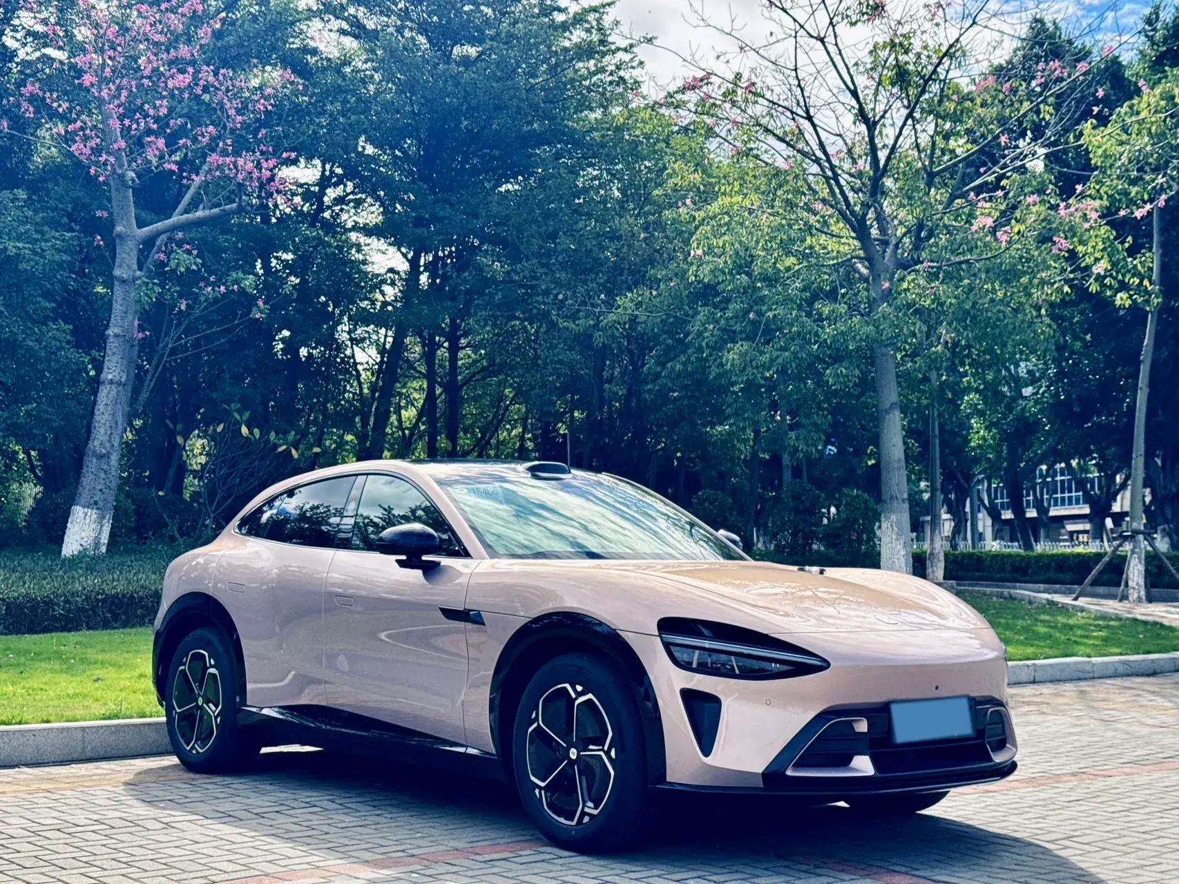 2025 MI YU7 thumbnail 3