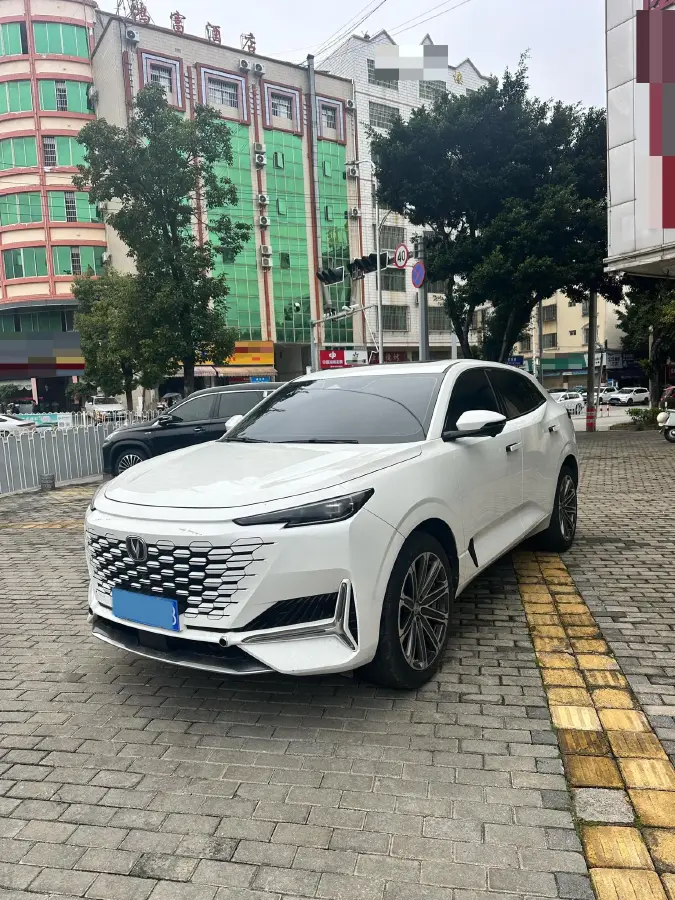 2021 ChangAn UNI-K 2.0T 233HP L4 8AT