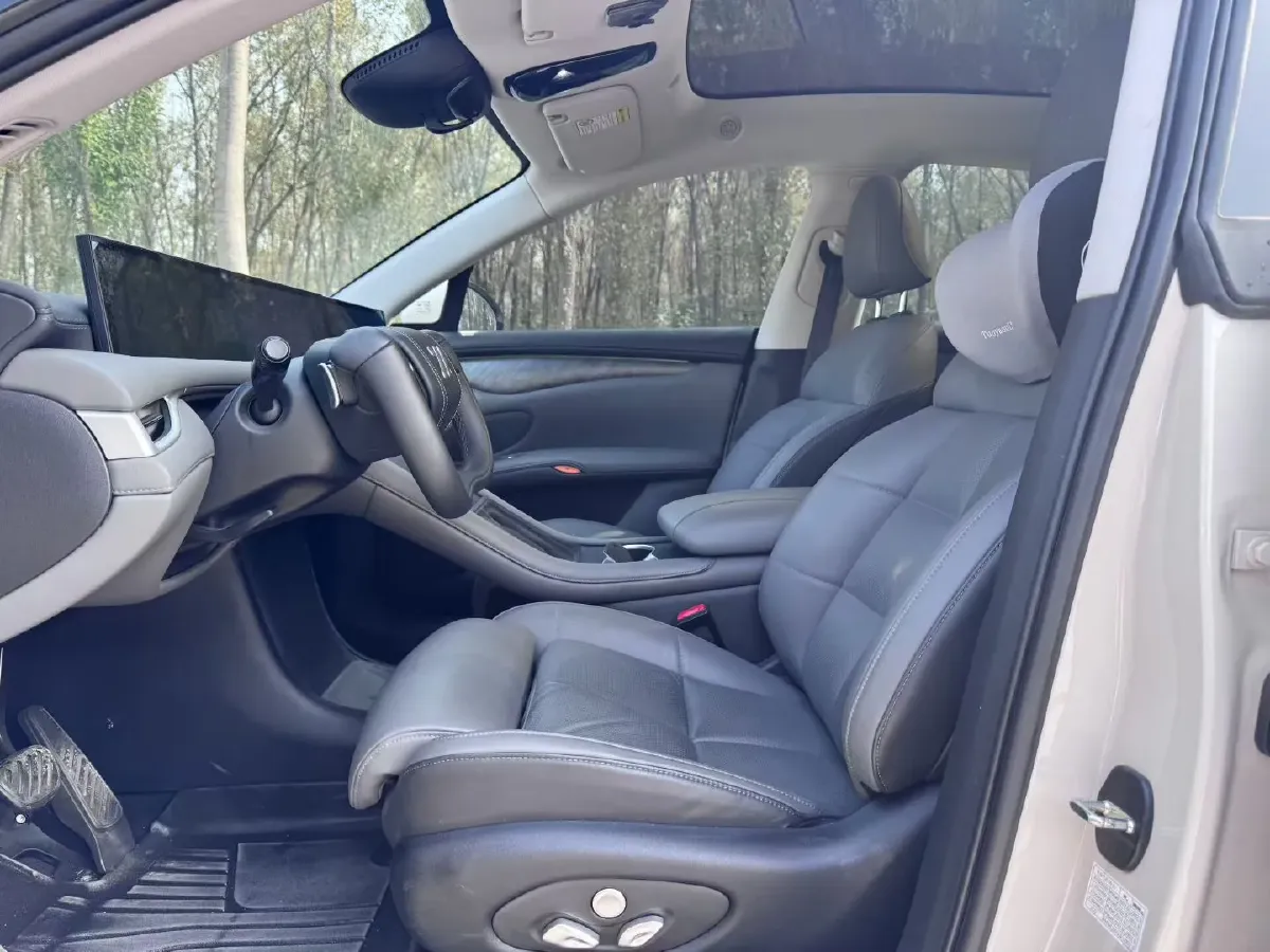 2023 IM LS6 BEV 71KWH,autocango,china used car exporter,china ev exporter,chinese used car exporter,chinese used ev exporter