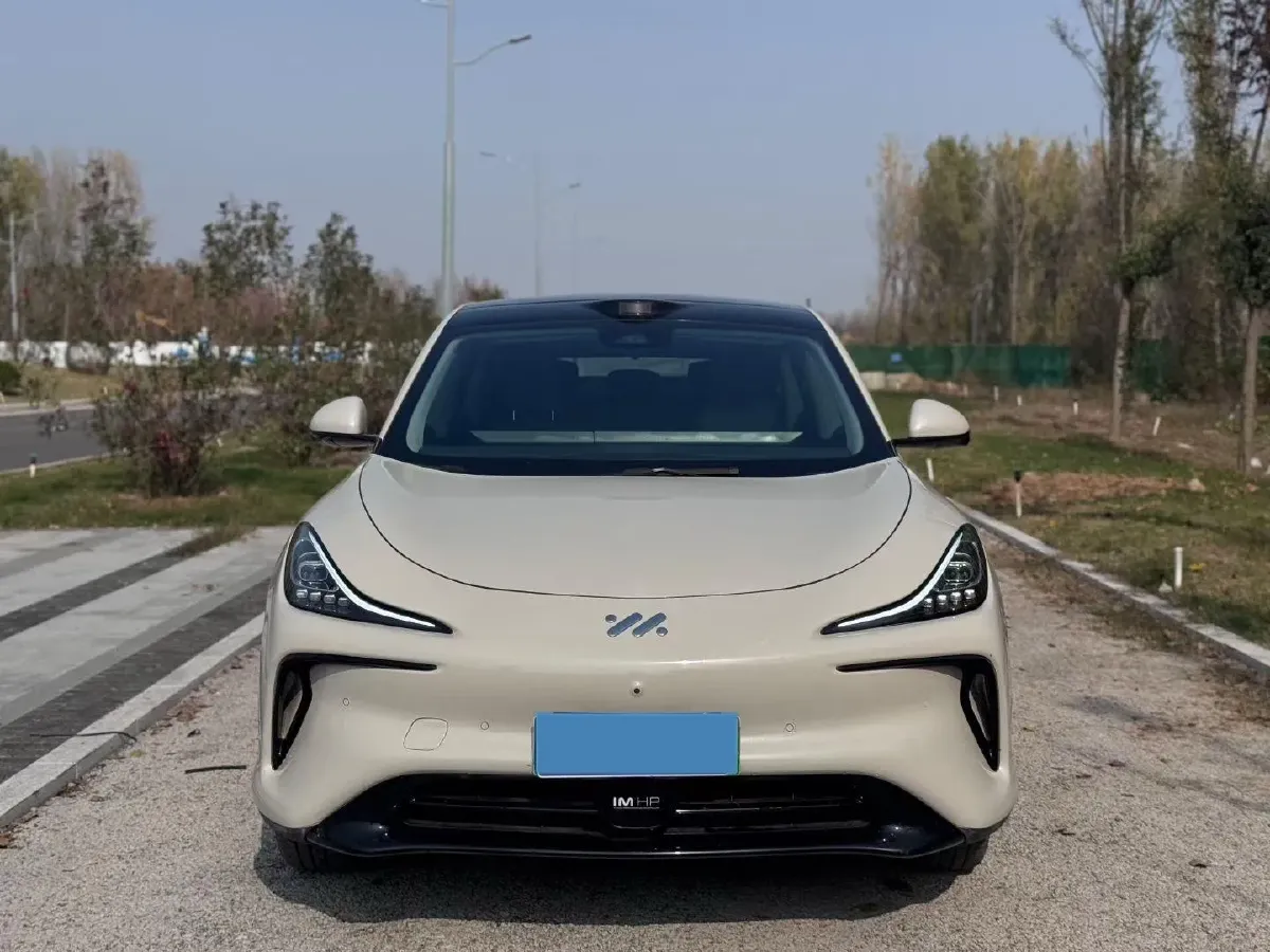 2023 IM LS6 BEV 71KWH,autocango,china used car exporter,china ev exporter,chinese used car exporter,chinese used ev exporter