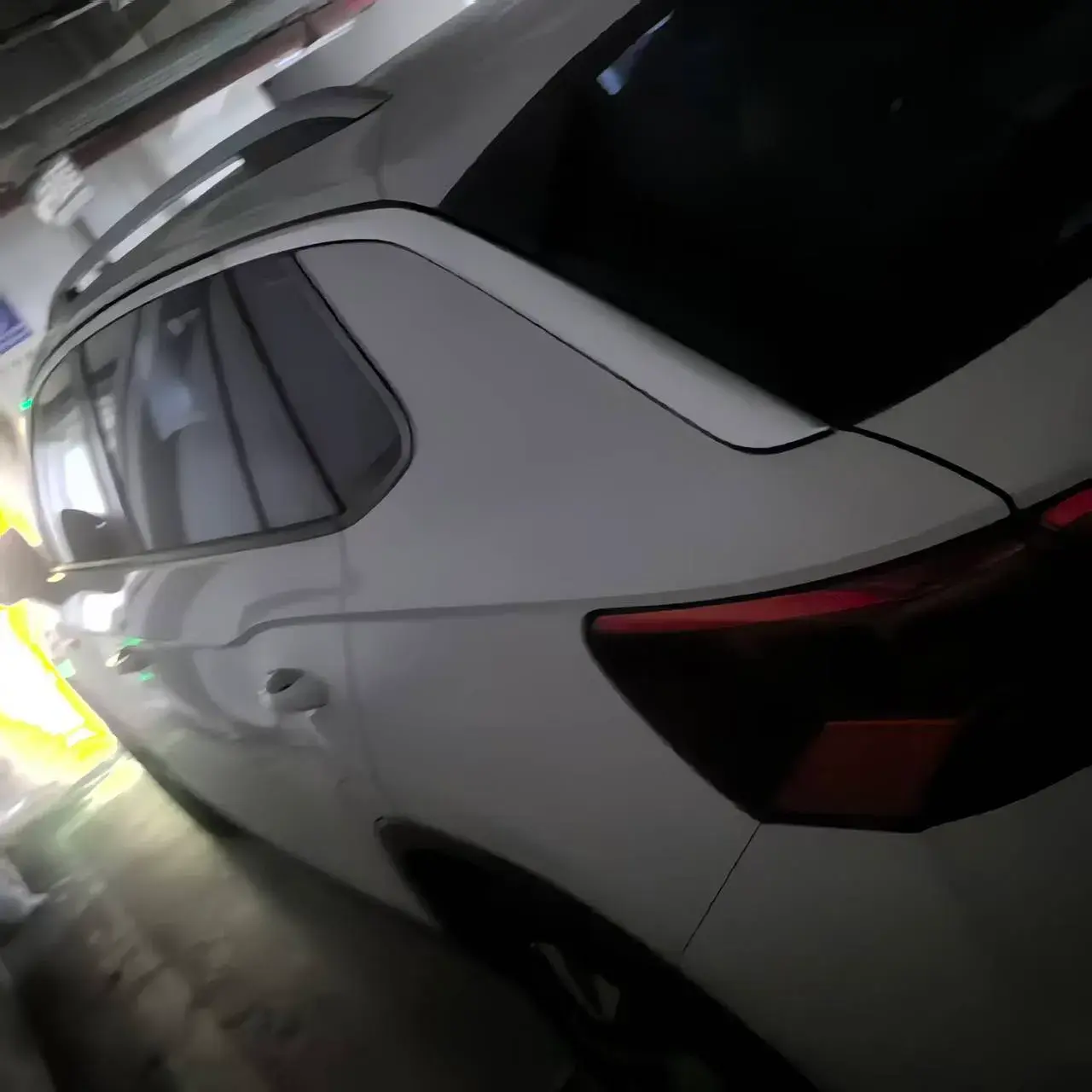 2022 VOLKSWAGEN TAYRON thumbnail 4