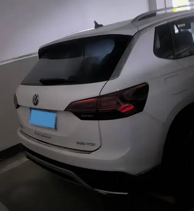 2022 VOLKSWAGEN TAYRON thumbnail 3