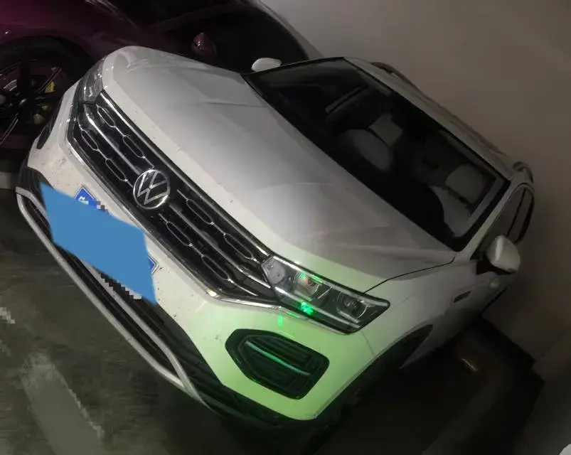 2022 VOLKSWAGEN TAYRON view 1