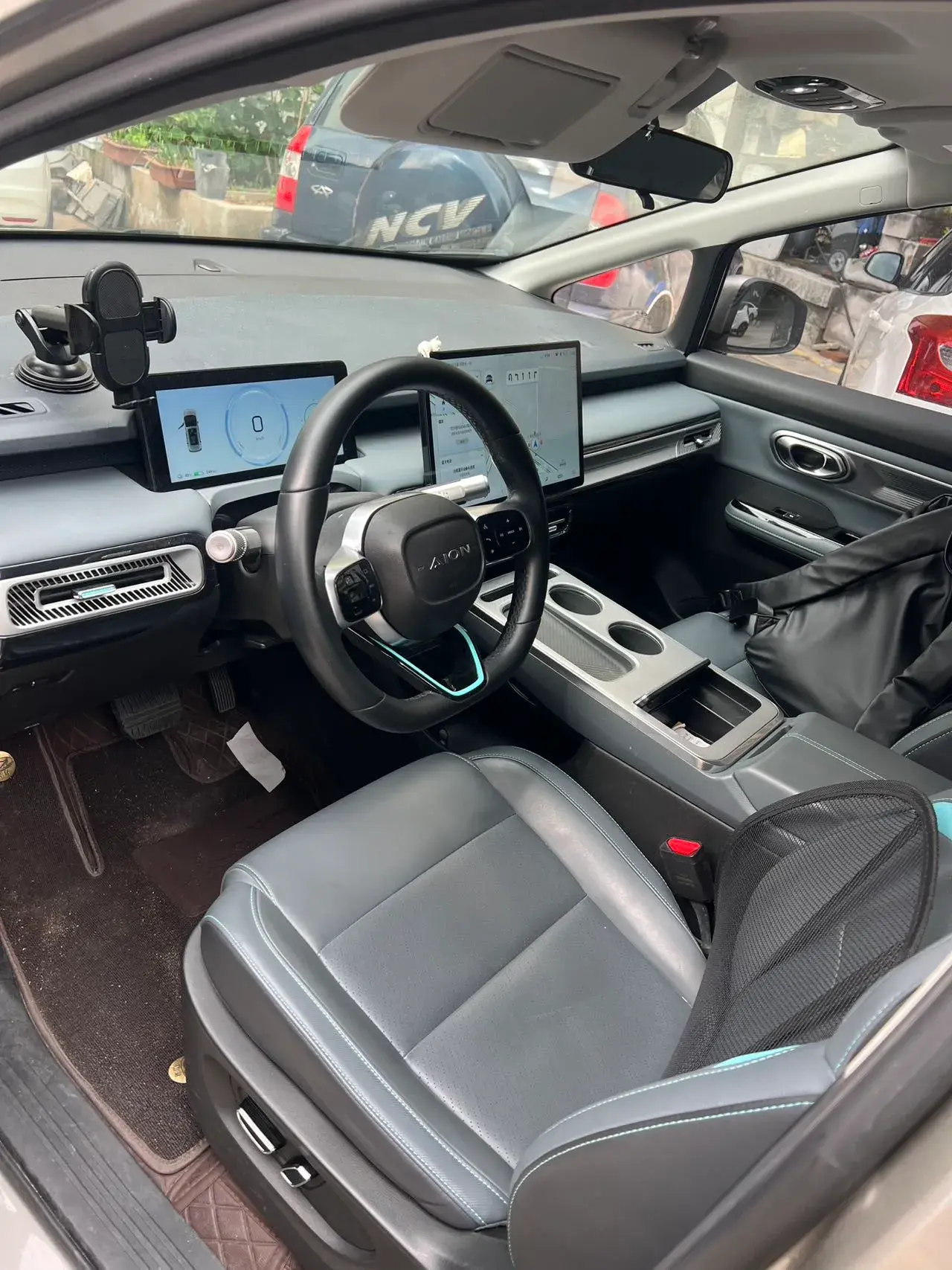 2023 AION Y thumbnail 4