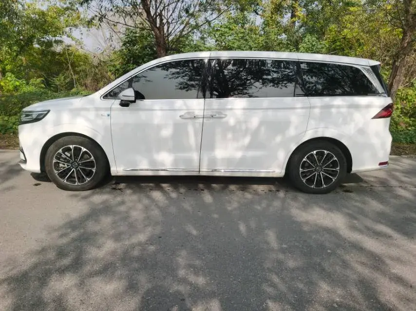 2021 ROEWE IMAX8 thumbnail 2