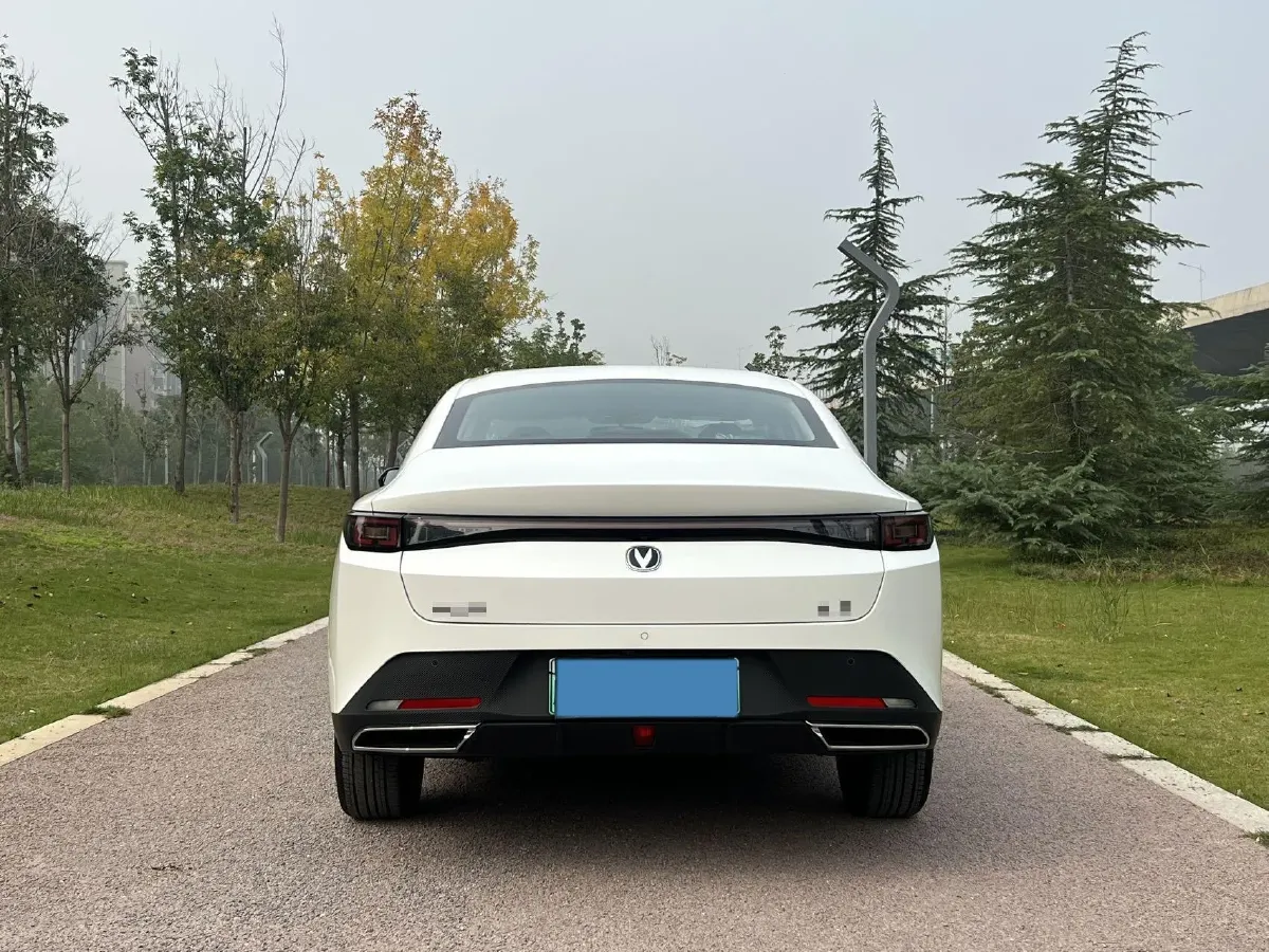 2025 ChangAn EadoPHEV 1.5L 98HP L4 E-CVT PHEV,autocango,china used car exporter,china ev exporter,chinese used car exporter,chinese used ev exporter