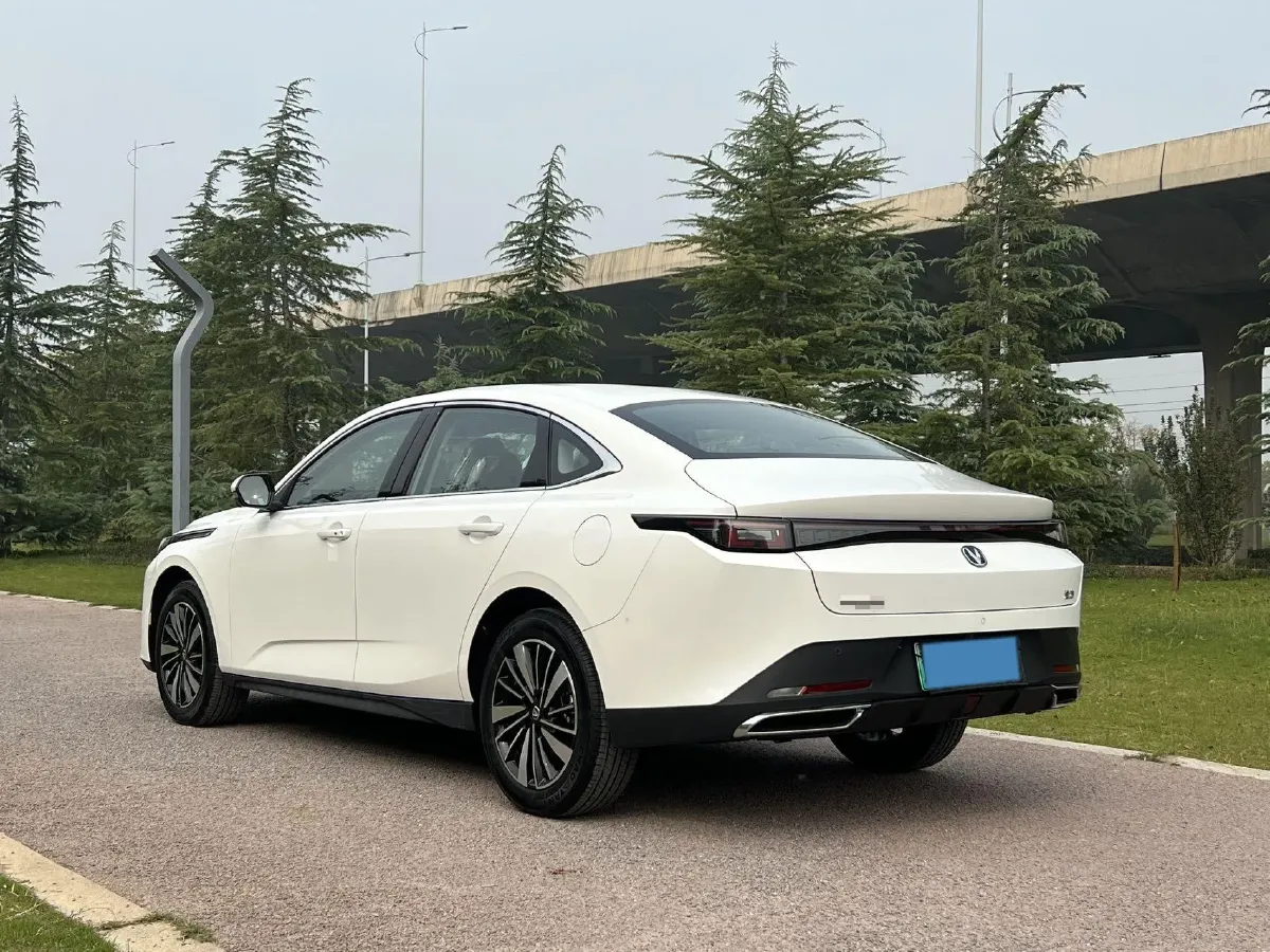 2025 ChangAn EadoPHEV 1.5L 98HP L4 E-CVT PHEV,autocango,china used car exporter,china ev exporter,chinese used car exporter,chinese used ev exporter