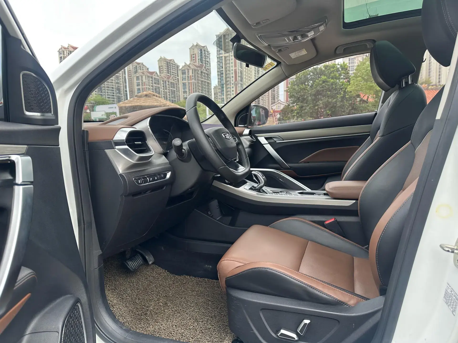 2019 GEELY COOLRAY thumbnail 4